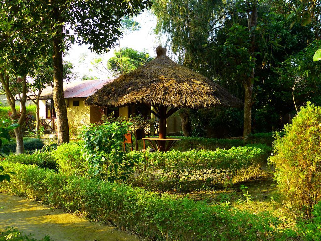 Nature Safari Resort Bardiya Esterno foto